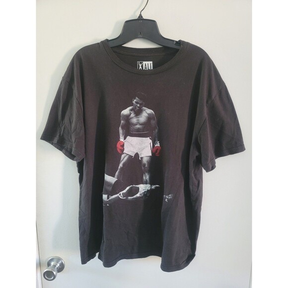 Muhammad Ali Short Sleeve Graphic T-Shirt - Picture 1 of 8